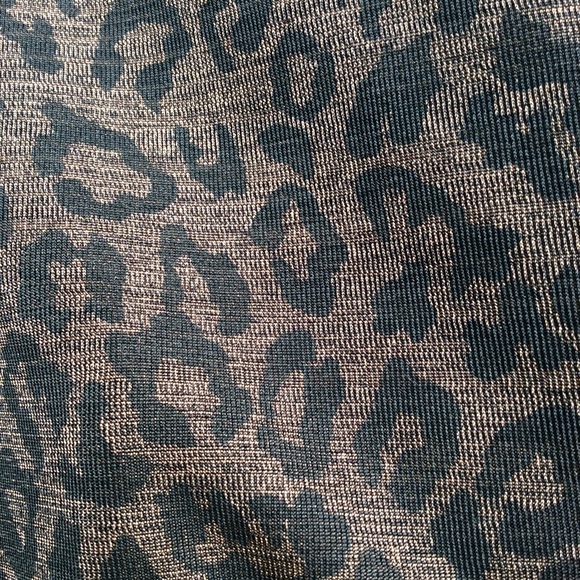 Briggs New York animal Print top/shell. - Picture 11 of 11